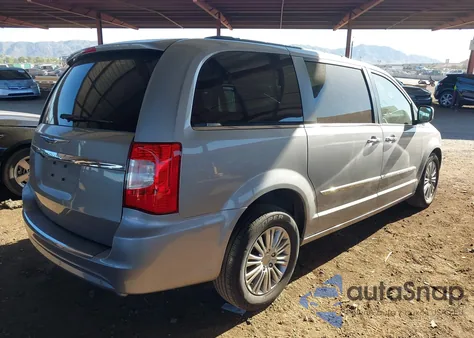 2013 Chrysler Town & Country Touring-L z USA, uszkodzony, nr VIN 2C4RC1CG1DR645636